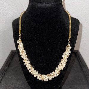 Elegant Pearl and Gold Necklace